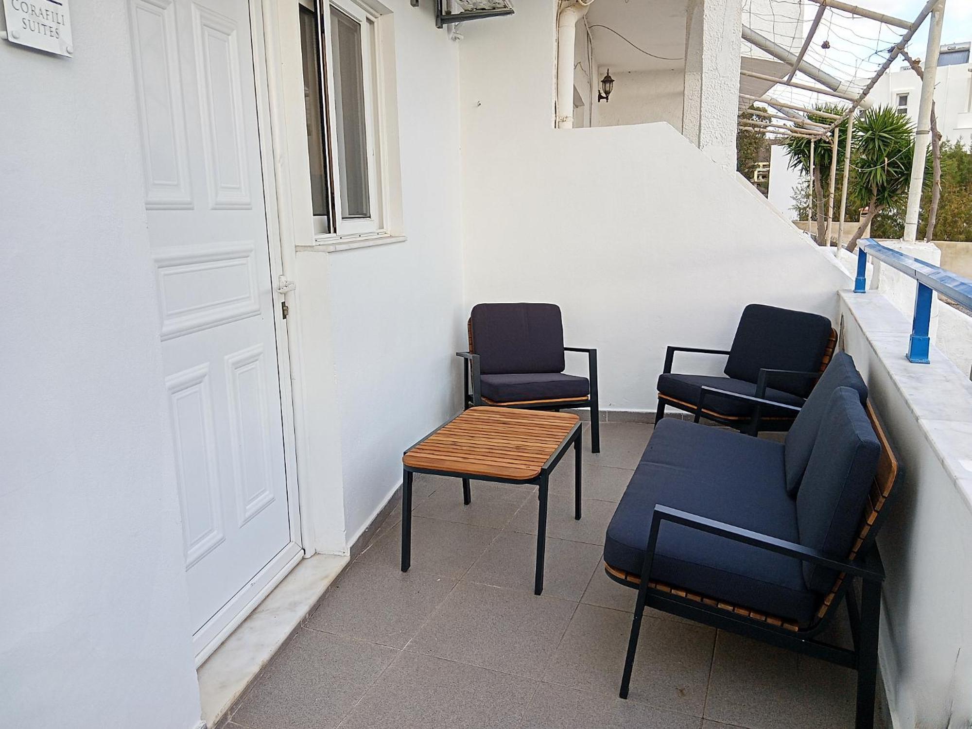 קיוטארי Corafili Holiday Suites מראה חיצוני תמונה