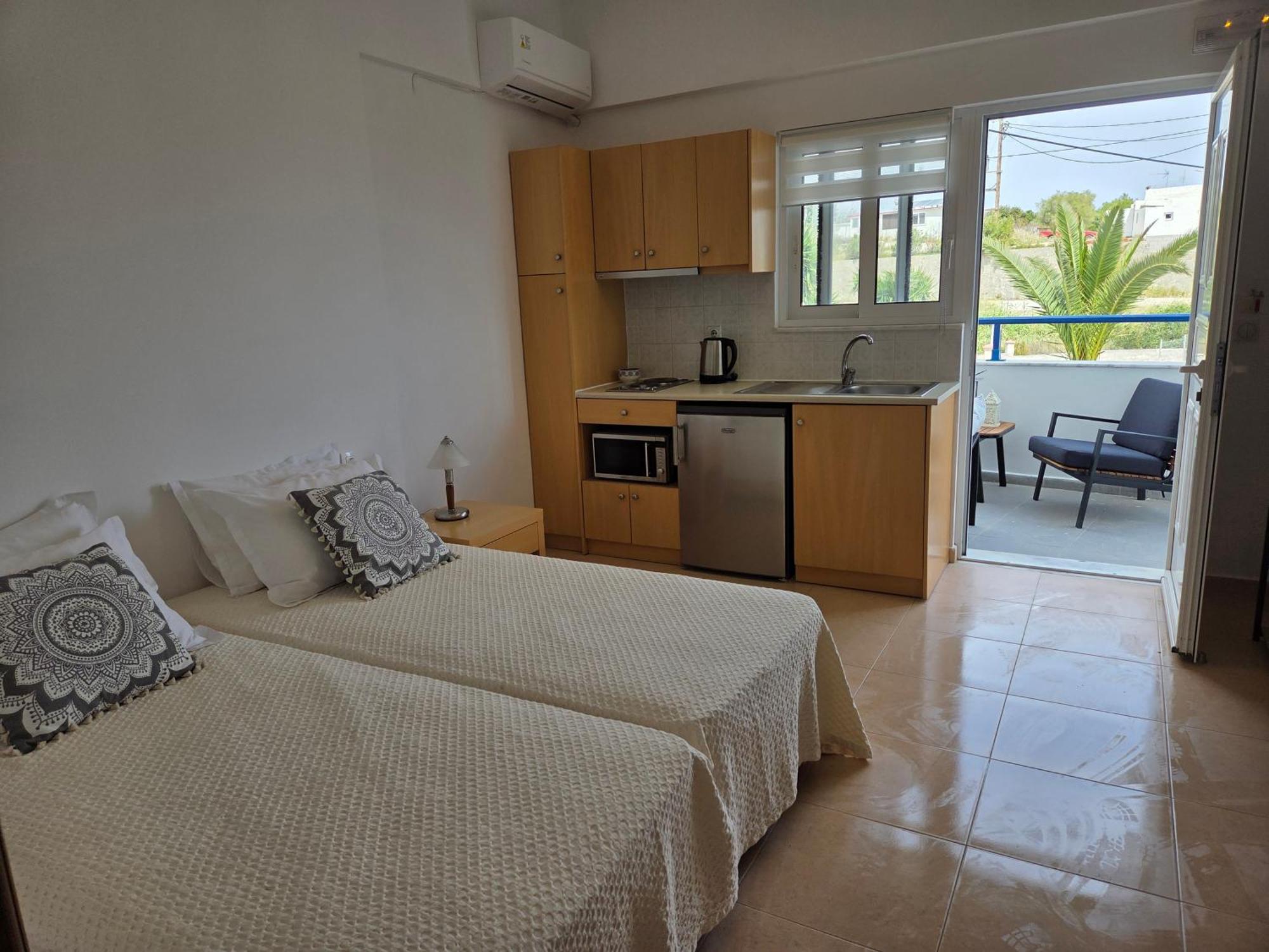 קיוטארי Corafili Holiday Suites מראה חיצוני תמונה