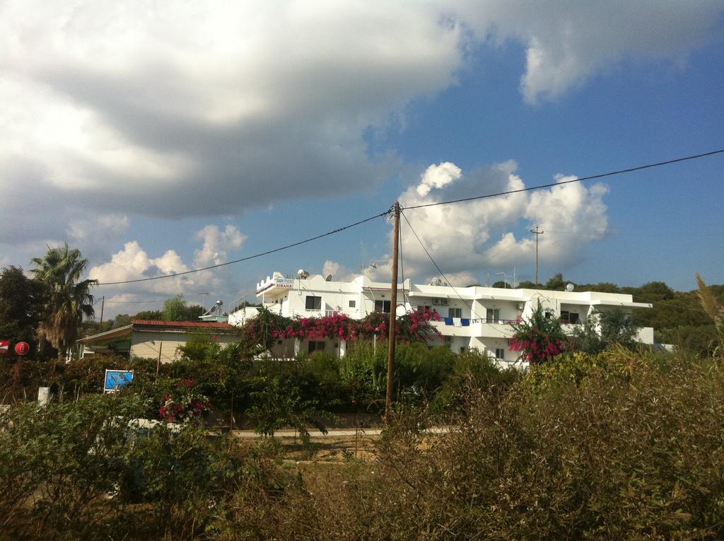 קיוטארי Corafili Holiday Suites מראה חיצוני תמונה