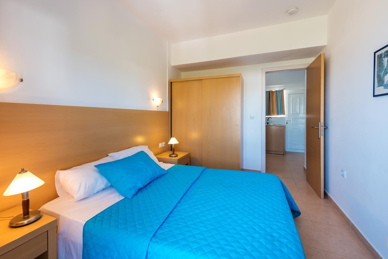 קיוטארי Corafili Holiday Suites מראה חיצוני תמונה